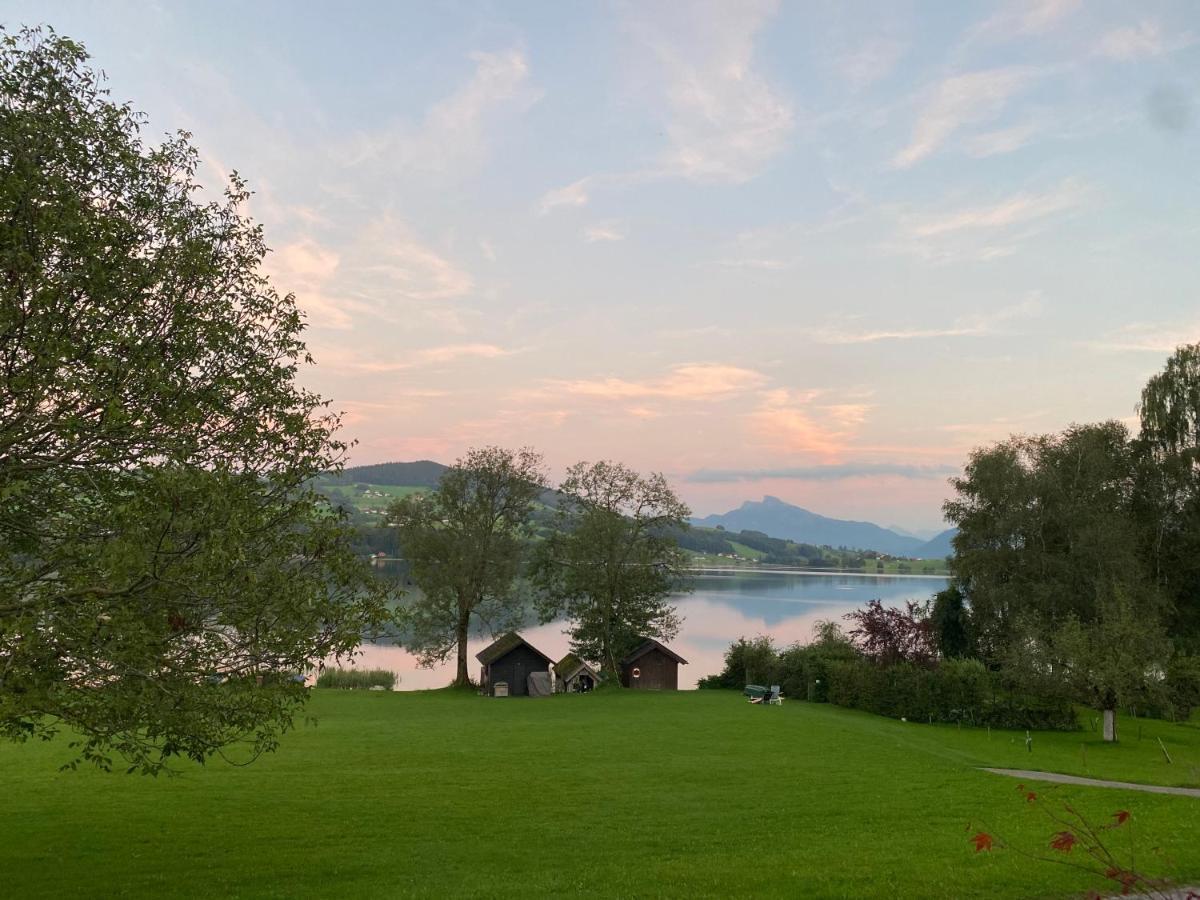 Hotel Garni Dorferwirt Am Irrsee Tiefgraben Exterior foto