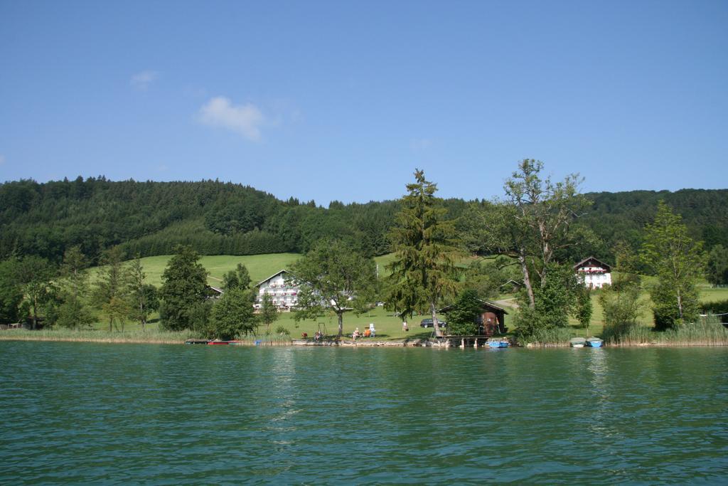 Hotel Garni Dorferwirt Am Irrsee Tiefgraben Exterior foto