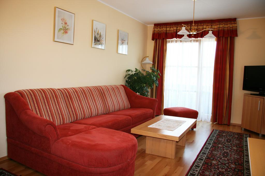 Hotel Garni Dorferwirt Am Irrsee Tiefgraben Quarto foto